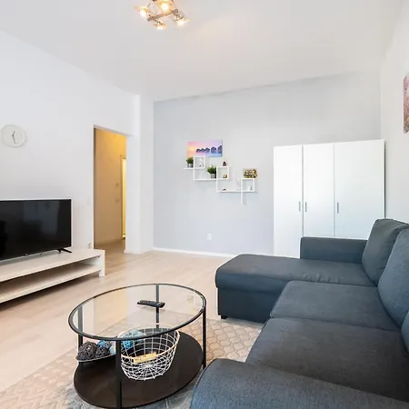 Rosetti Blanc - Modern 1br In Center