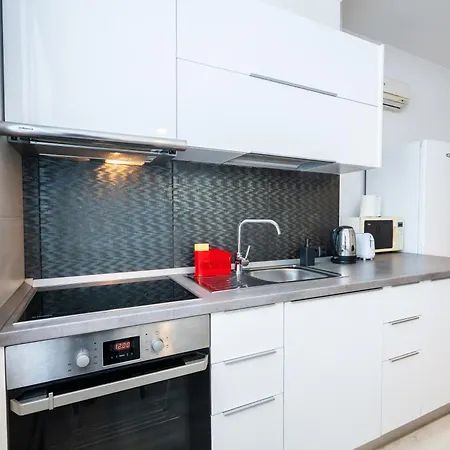 Rosetti Blanc - Modern 1br In Center *