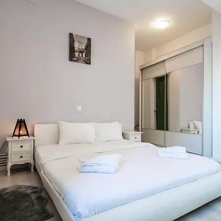 Rosetti Blanc - Modern 1br In Center