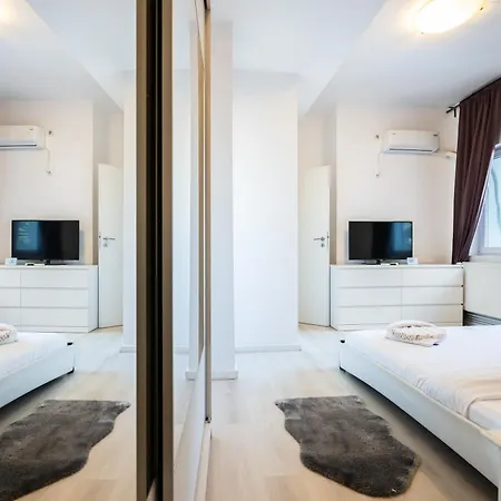 Rosetti Blanc - Modern 1br In Center *
